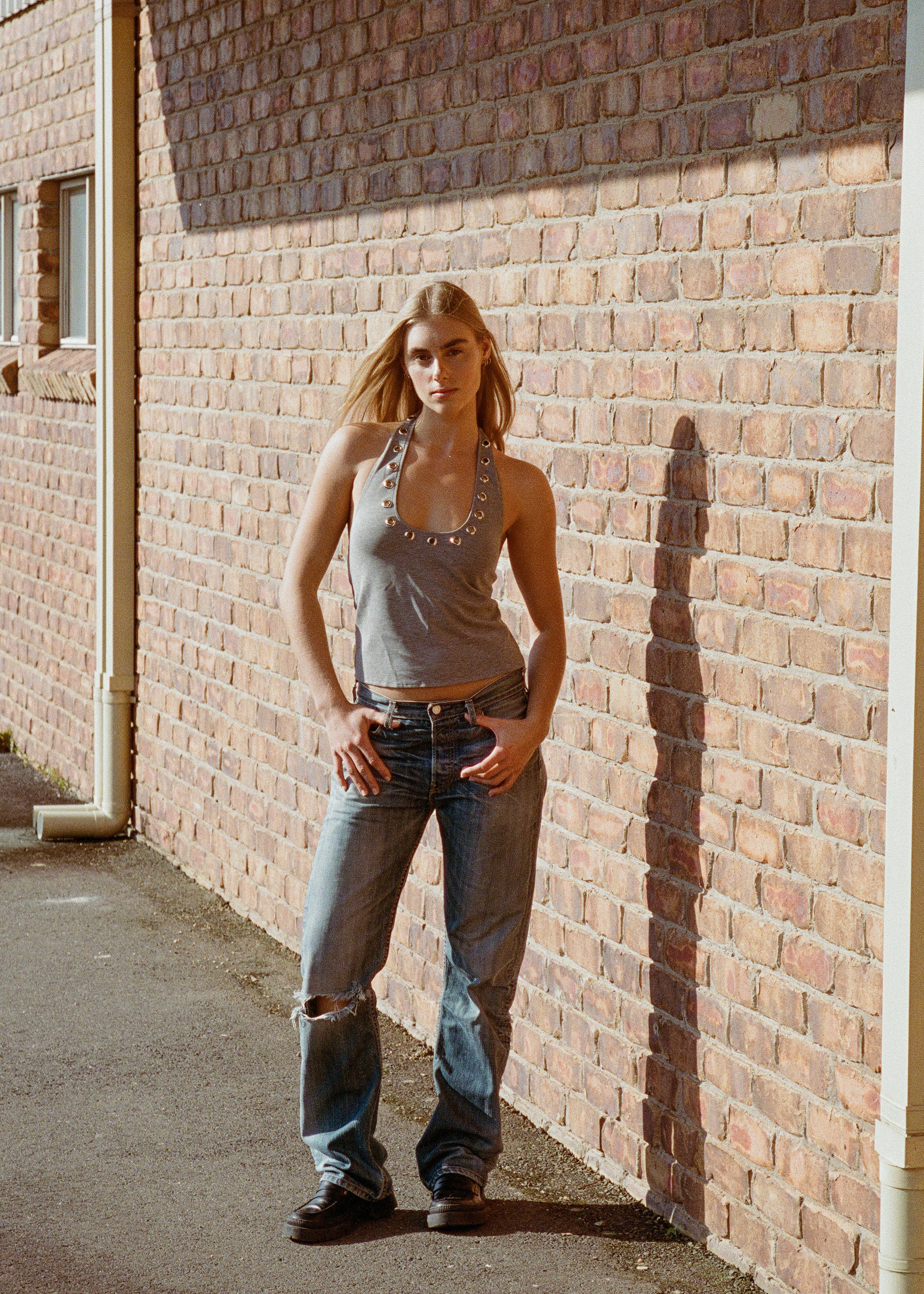 Gigi Eyelet Halter - grey