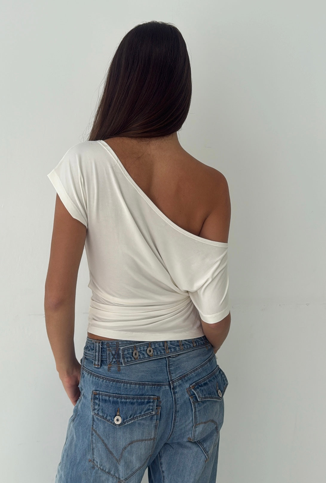 Martine Off Shoulder top - white